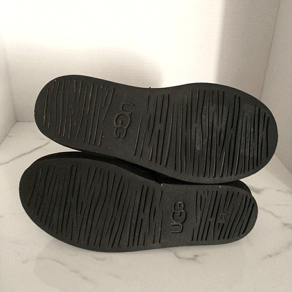 UGG - Lodge Water Resistant Genuine Suede / Leather Ankle Booties Size 7 - Picture 13 of 14